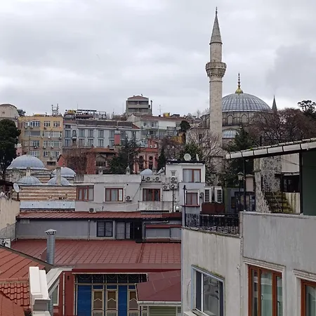 クムル ホテル 2*