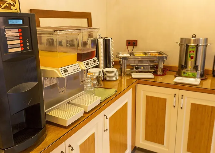 クムル ホテル 2*