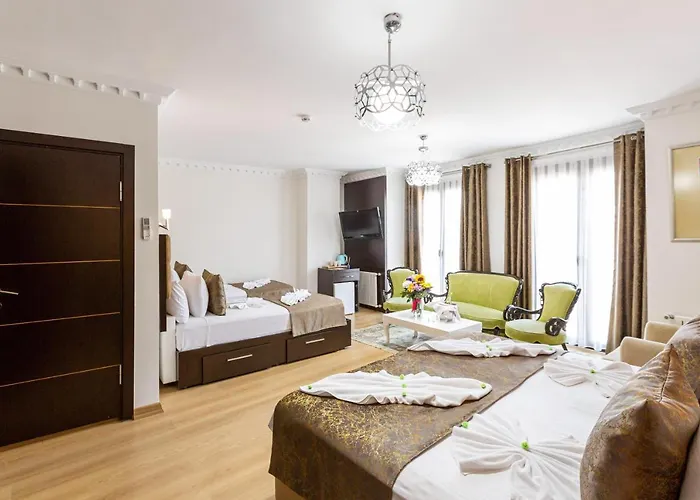 クムル ホテル 2*