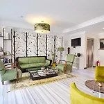 Kumru Istanbul